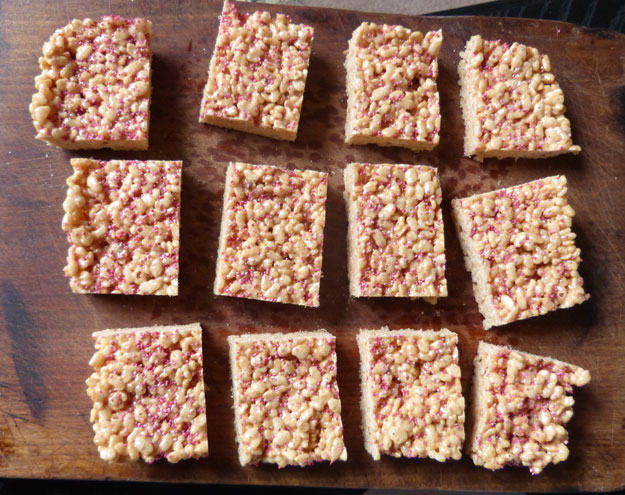 Rice crispy treats with 200g marshmallows cut into 12 pieces